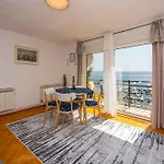Apartment In 45266 Novi Vinodolski