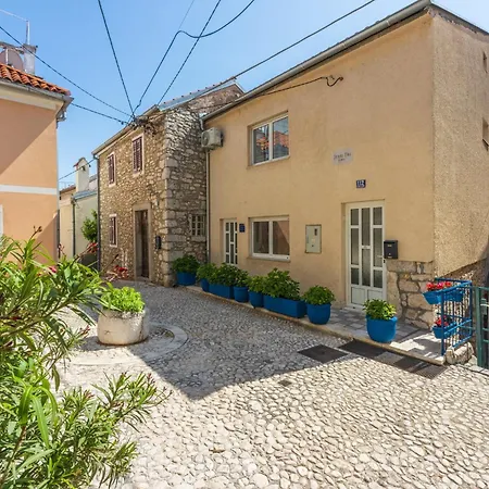 Apartman In 45266 Novi Vinodolski