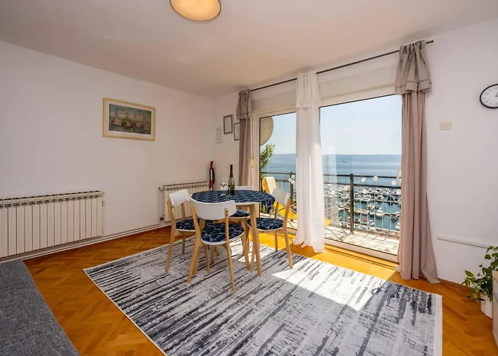 Apartment In 45266 Novi Vinodolski
