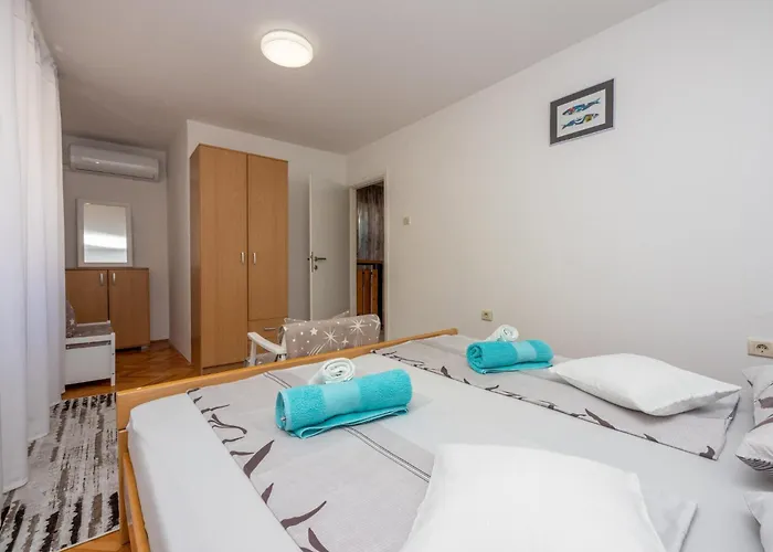 Apartment In 45266 Novi Vinodolski