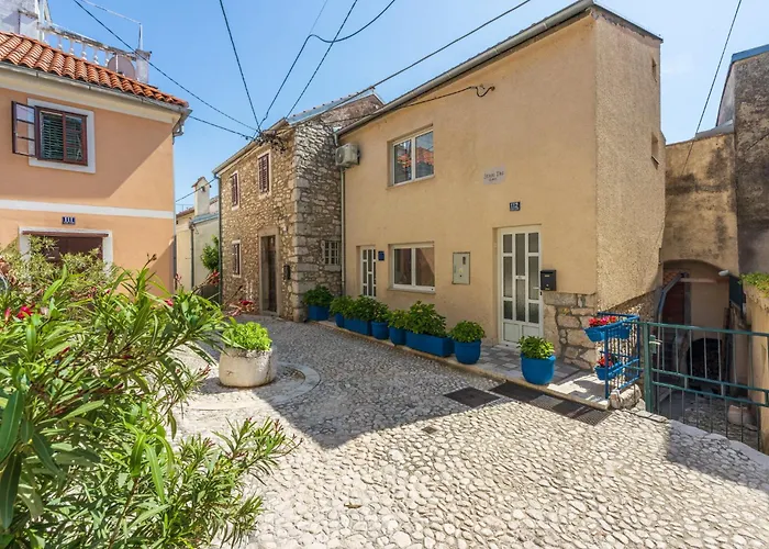 Apartment In 45266 Novi Vinodolski